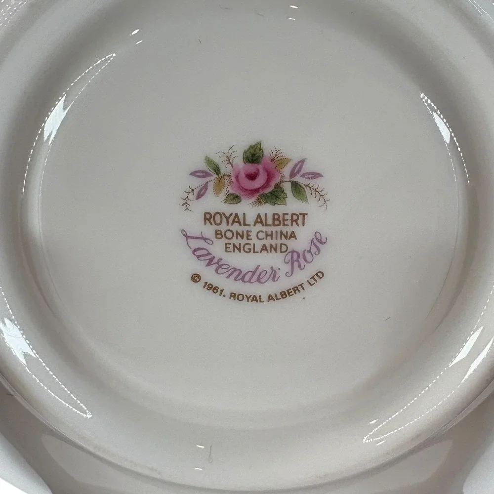 Royal Albert Lavender Rose Teacup and Saucer Bone China England Floral Gold Trim
